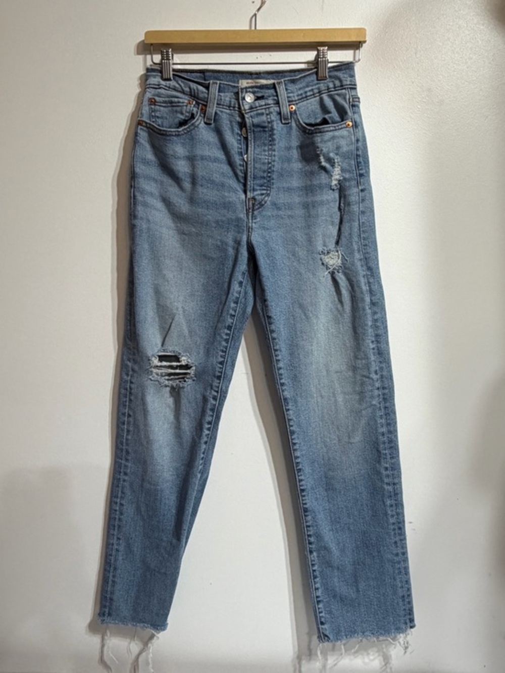 Levi's Wedgie Straight Distressed Raw Hem Jeans Light Wash Size 28
